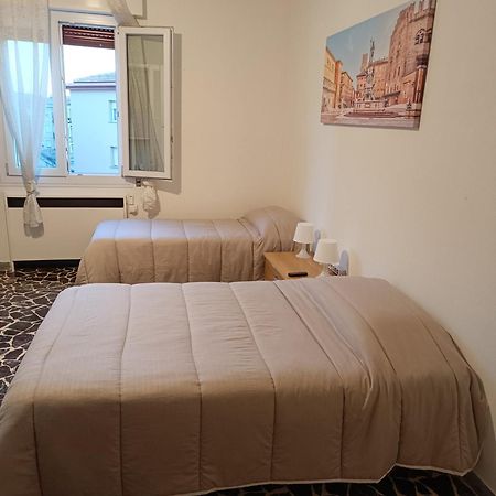 Elegante Appartamento 90 Mq Zona Corticella Fiera 볼로냐 외부 사진